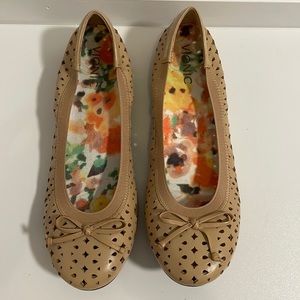 Vionic Shoes Surin Laser Cut Ballet Flats
